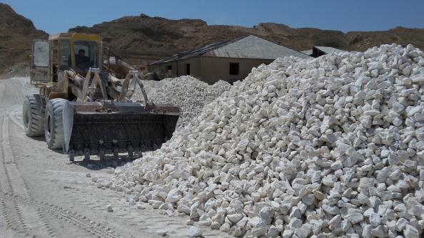 فروشندگان پودر صدف معدنی در تبریز